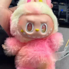 6733